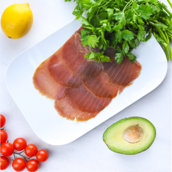 Філе тунця холодного копчення, 200 г. Ціна не включає 20% обов'язкового пожертвування на Парасольку. Пожертвування потрібно додати під час оформлення замовлення. Дякуємо за вашу підтримку!