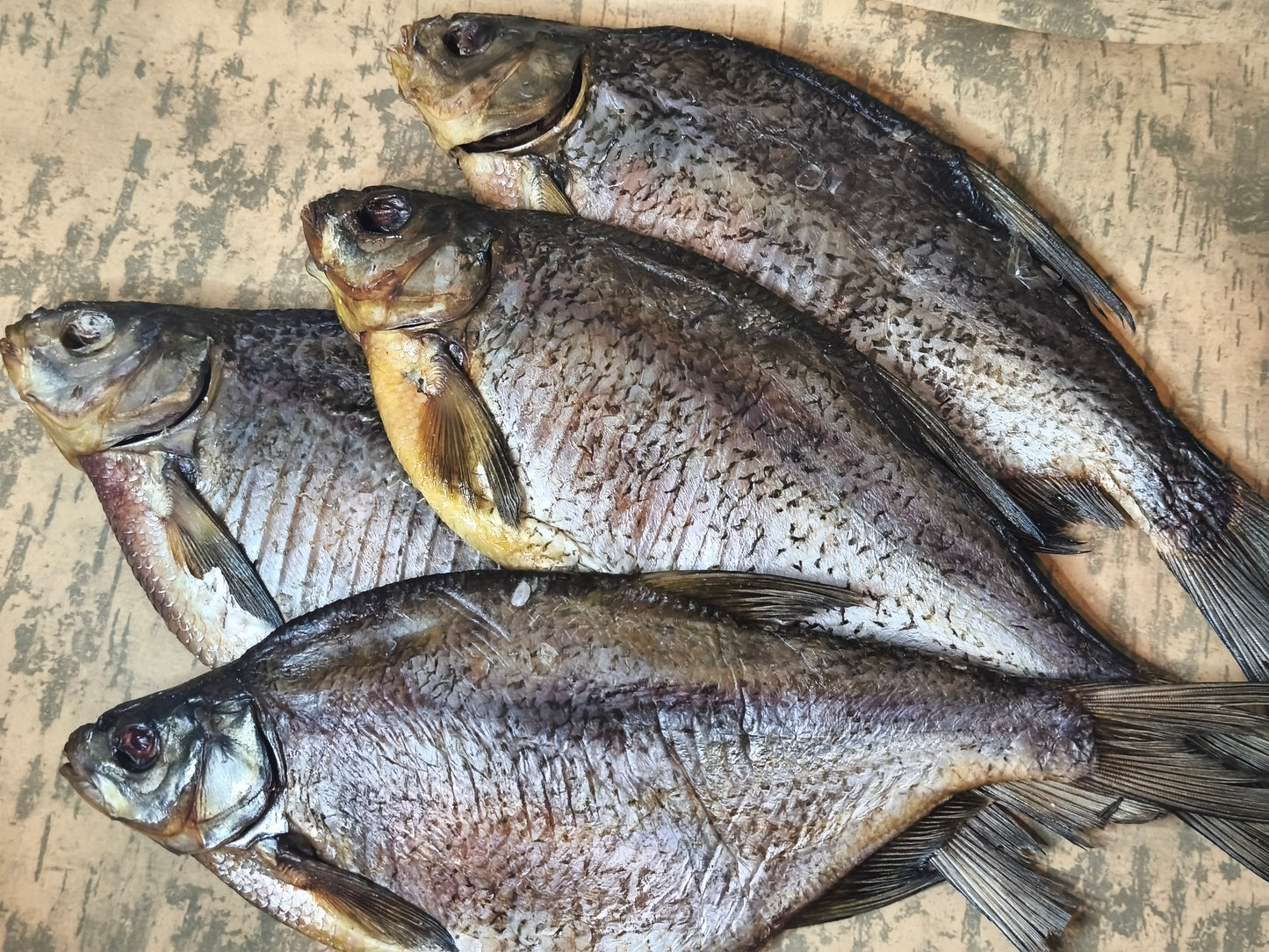 Лящ чищений.Остаточна ціна буде після зважування.Ціна не включає 20% обов'язкового пожертвування на Парасольку. Пожертвування потрібно додати під час оформлення замовлення. Дякуємо за вашу підтримку!