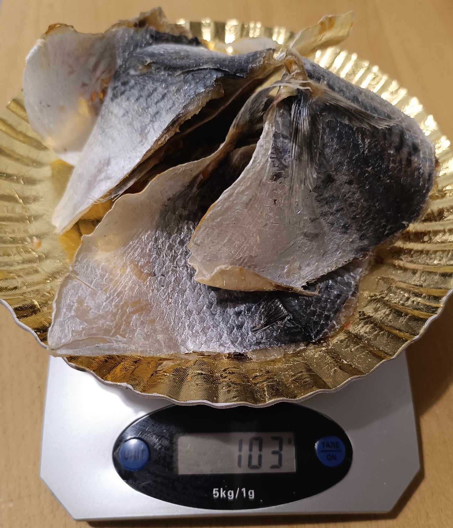 Голд фіш 100г. Ціна не включає 20% обов'язкового пожертвування на Парасольку. Пожертвування потрібно додати під час оформлення замовлення. Дякуємо за вашу підтримку!