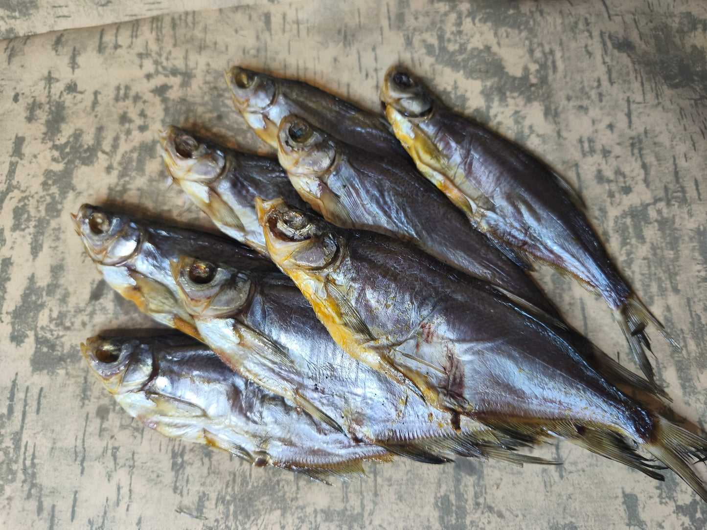 Синець чищений з ікрою 100г. Остаточна ціна буде після зважування.Ціна не включає 20% обов'язкового пожертвування на Парасольку. Пожертвування потрібно додати під час оформлення замовлення. Дякуємо за вашу підтримку