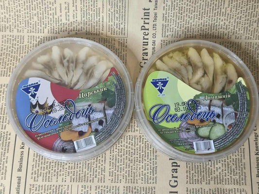 Пресерва оселедець царський 200г. Ціна не включає 20% обов'язкового пожертвування на Парасольку. Пожертвування потрібно додати під час оформлення замовлення. Дякуємо за вашу підтримку!