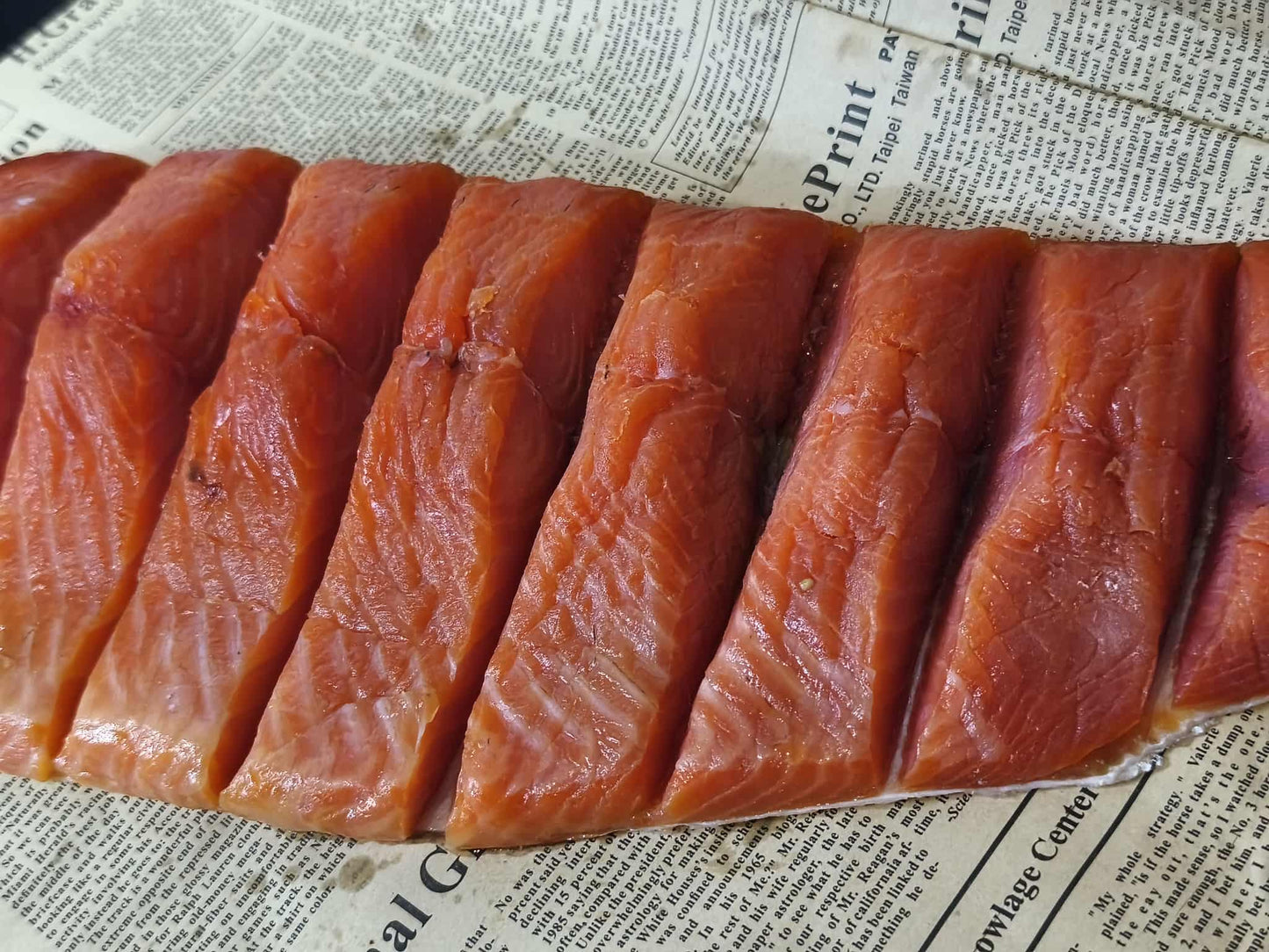 Юкола форелі 100г.  Ціна не включає 20% обов'язкового пожертвування на Парасольку. Пожертвування потрібно додати під час оформлення замовлення. Дякуємо за вашу підтримку