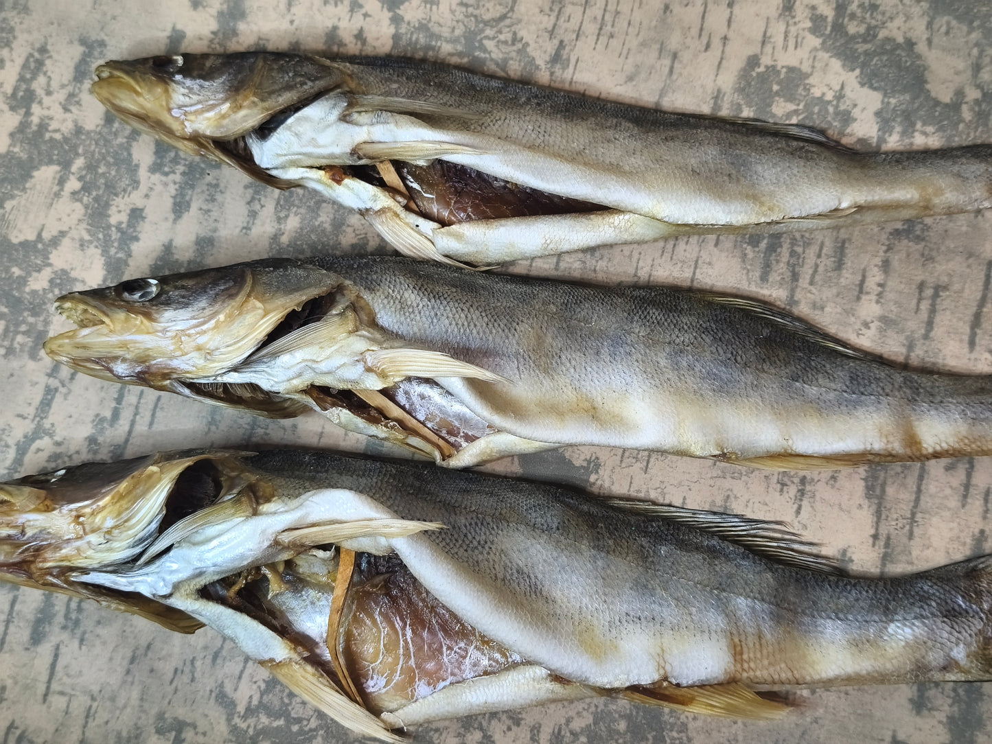 Судак в'ялений 100г.Остаточна ціна буде після зважування. Ціна не включає 20% обов'язкового пожертвування на Парасольку. Пожертвування потрібно додати під час оформлення замовлення. Дякуємо за вашу підтримку