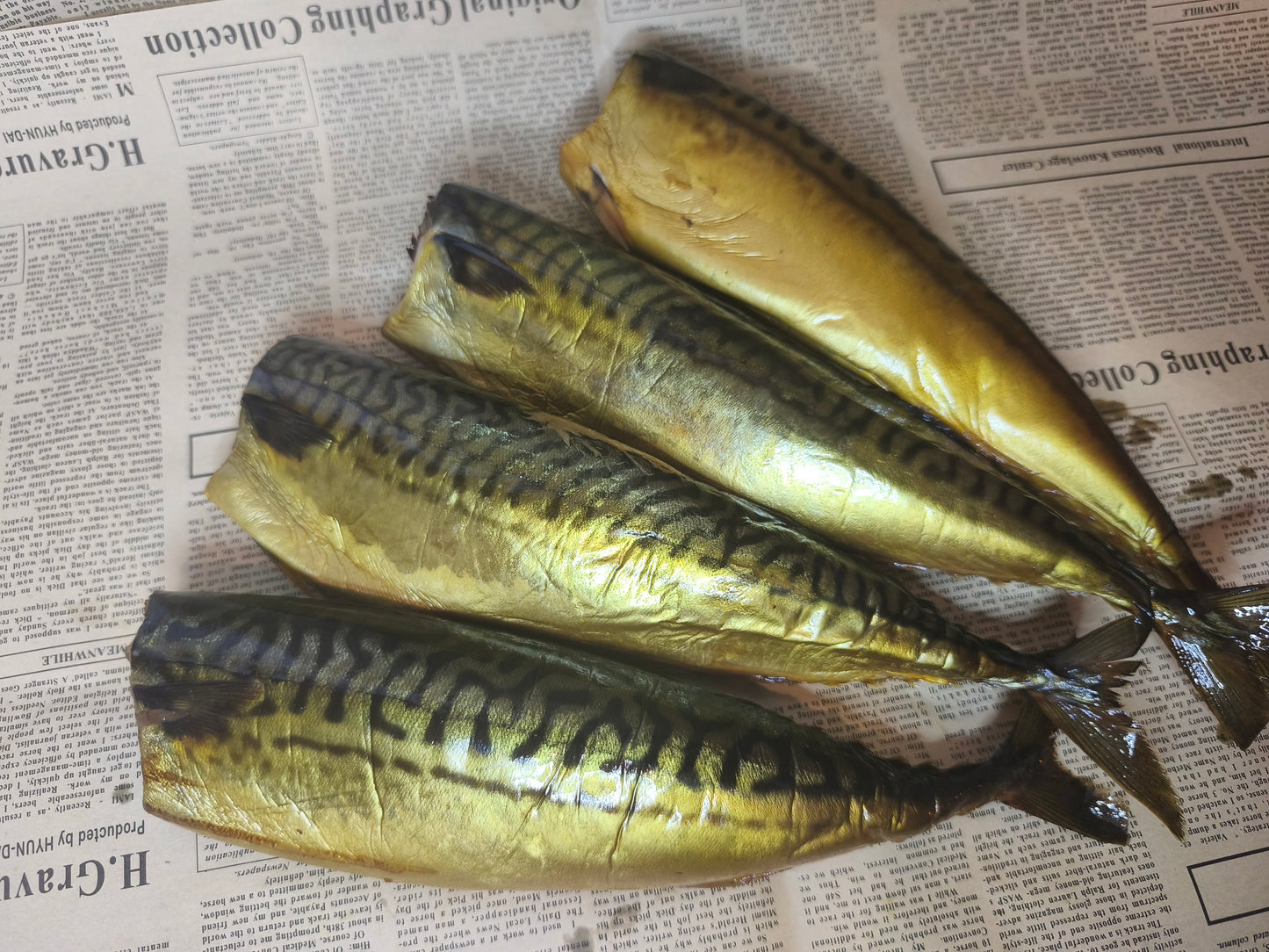 Скумбрія без голови.Остаточна ціна буде після зважування.  Ціна не включає 20% обов'язкового пожертвування на Парасольку. Пожертвування потрібно додати під час оформлення замовлення. Дякуємо за вашу підтримку