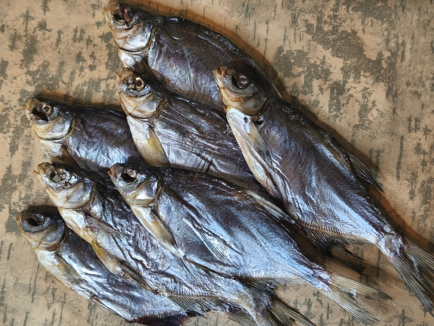 Густера чищена без ікри . 100г. Остаточна ціна буде після зважування.Ціна не включає 20% обов'язкового пожертвування на Парасольку. Пожертвування потрібно додати під час оформлення замовлення. Дякуємо за вашу підтримку