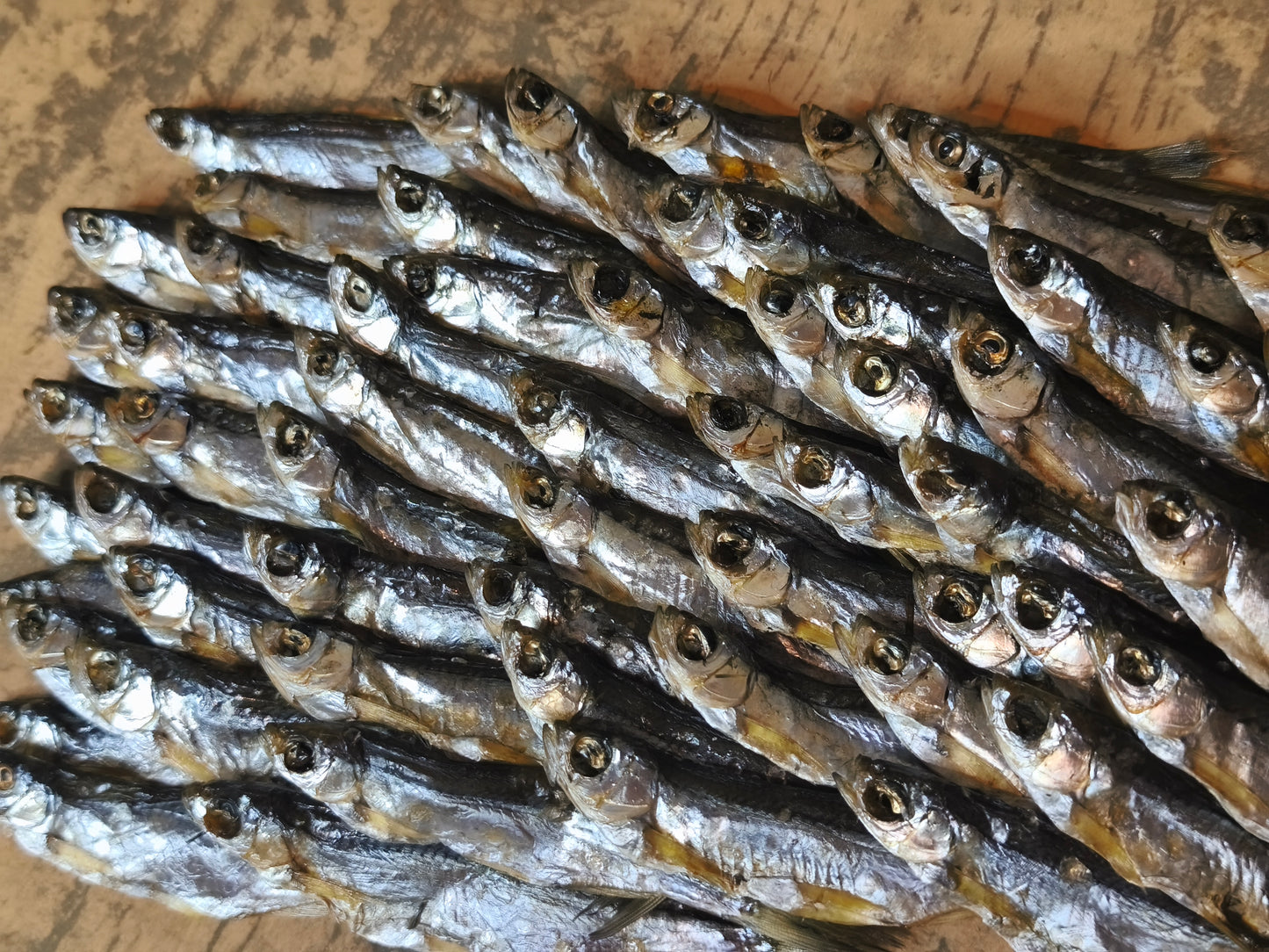 Верховодка. Остаточна ціна буде після зважування. Ціна не включає 20% обов'язкового пожертвування на Парасольку. Пожертвування потрібно додати під час оформлення замовлення. Дякуємо за вашу підтримку